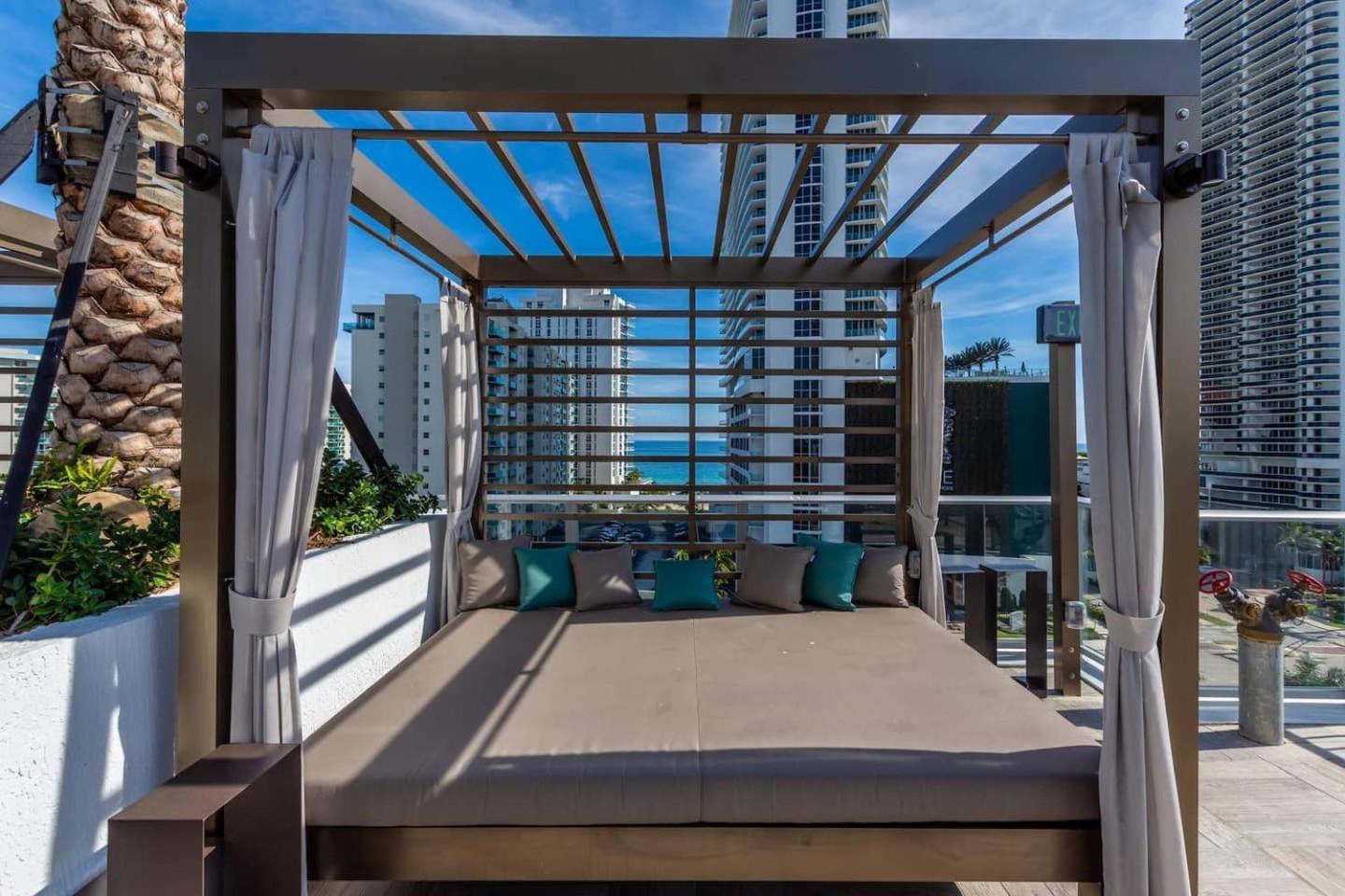 Amazing Apartments At H Beach House ฮอลลีวูด ภายนอก รูปภาพ