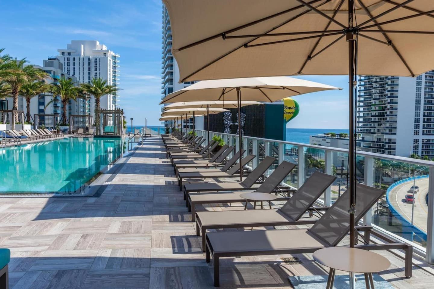 Amazing Apartments At H Beach House ฮอลลีวูด ภายนอก รูปภาพ