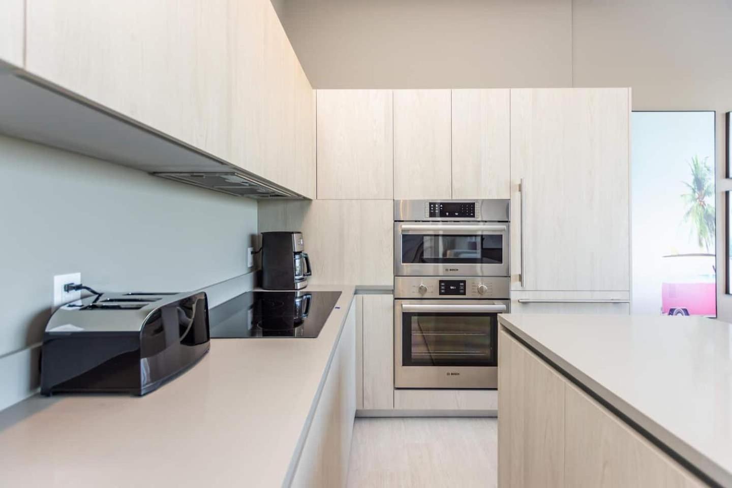 Amazing Apartments At H Beach House ฮอลลีวูด ภายนอก รูปภาพ