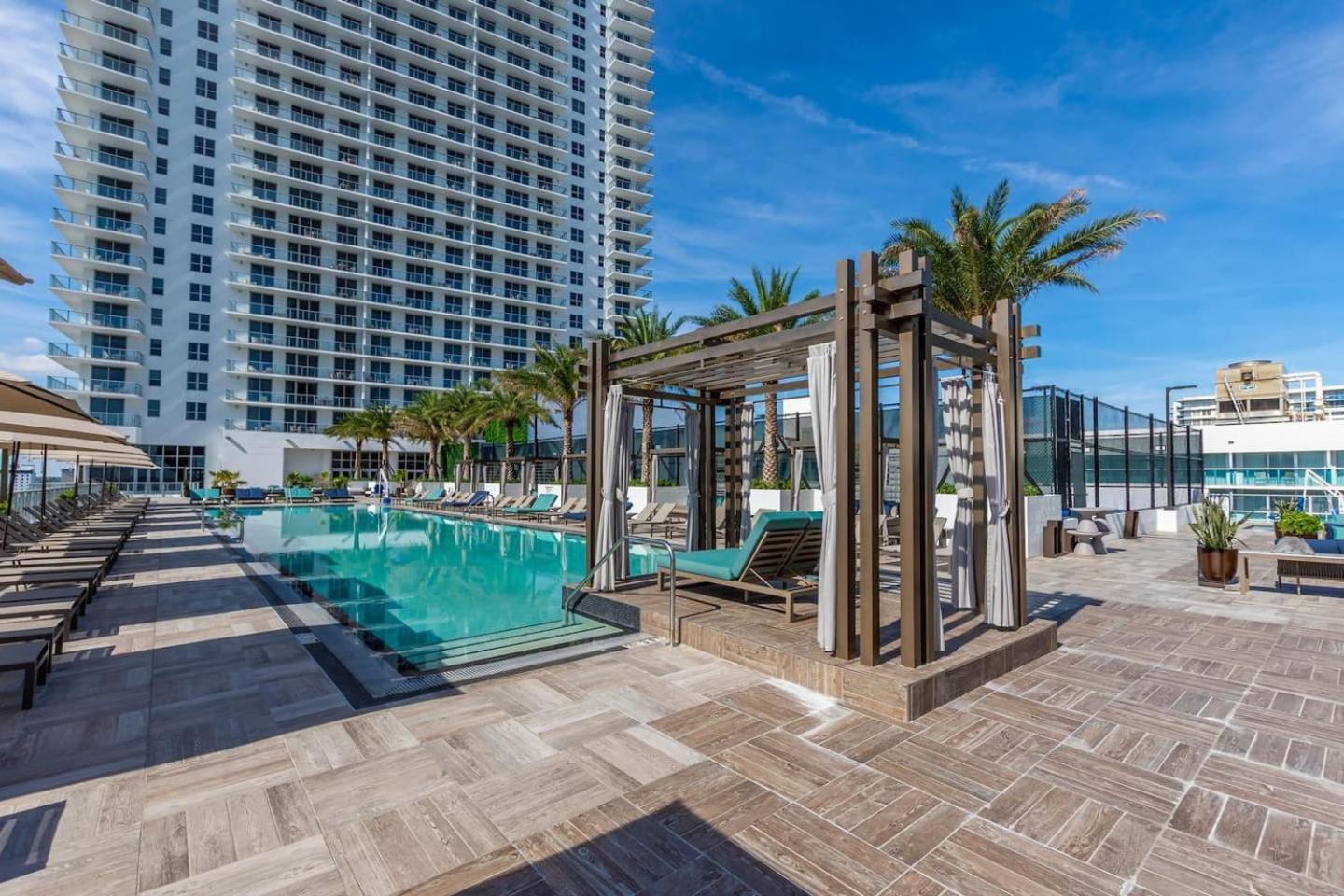 Amazing Apartments At H Beach House ฮอลลีวูด ภายนอก รูปภาพ