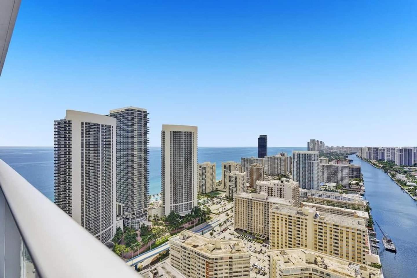Amazing Apartments At H Beach House ฮอลลีวูด ภายนอก รูปภาพ