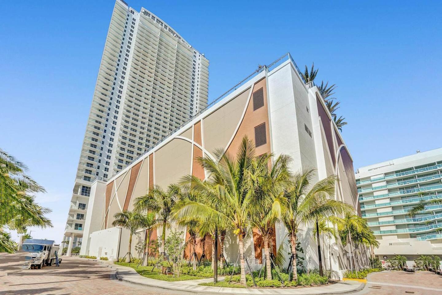 Amazing Apartments At H Beach House ฮอลลีวูด ภายนอก รูปภาพ