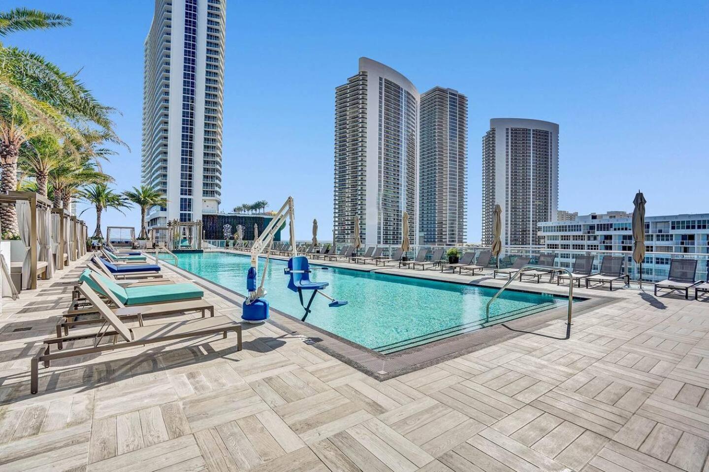 Amazing Apartments At H Beach House ฮอลลีวูด ภายนอก รูปภาพ
