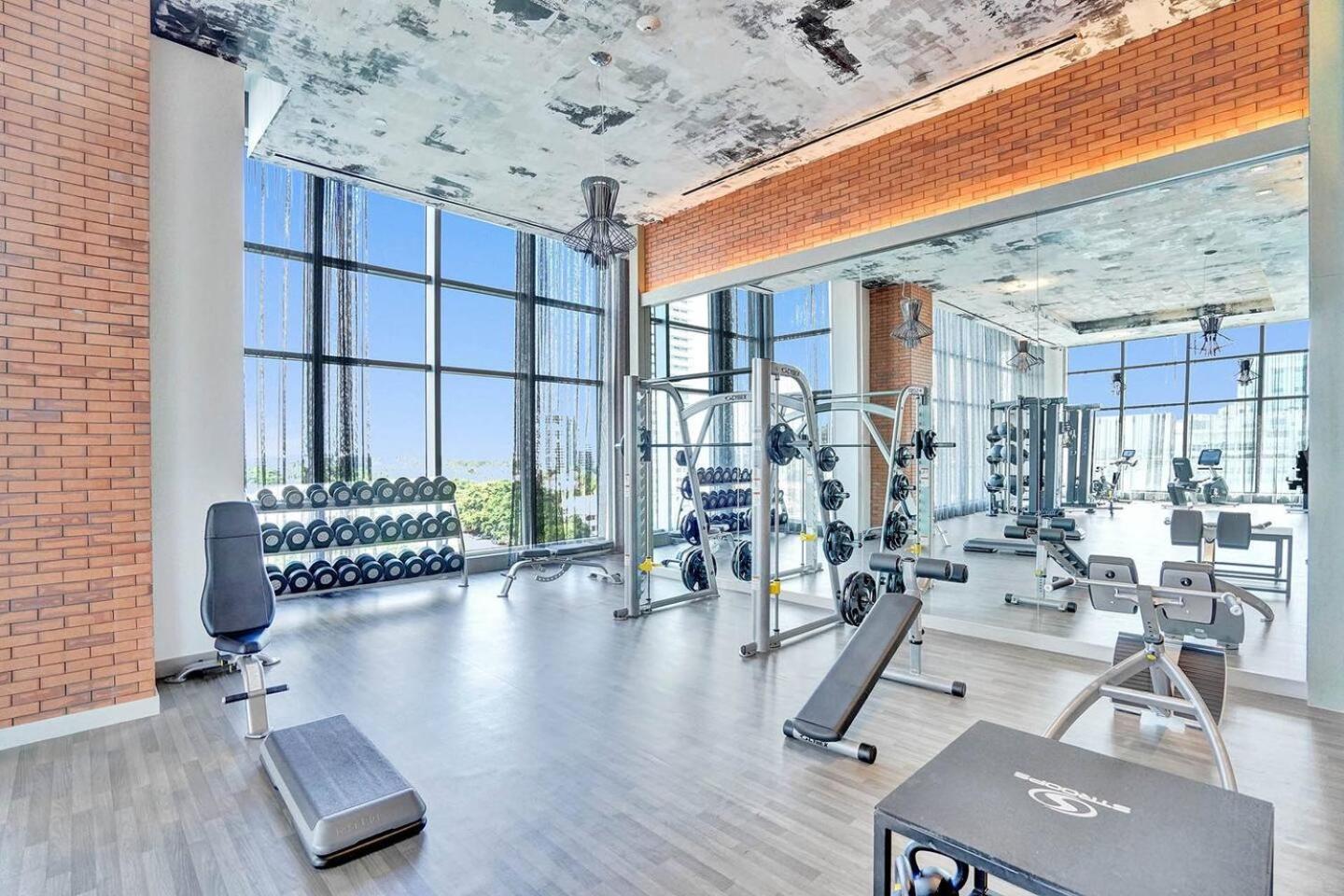 Amazing Apartments At H Beach House ฮอลลีวูด ภายนอก รูปภาพ