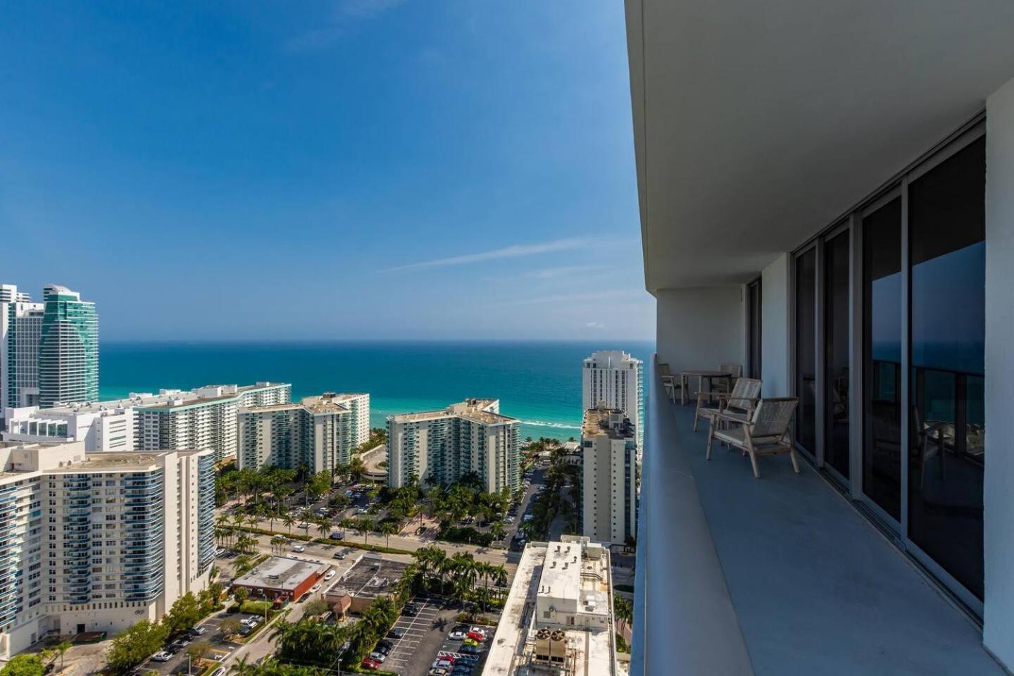 Amazing Apartments At H Beach House ฮอลลีวูด ภายนอก รูปภาพ