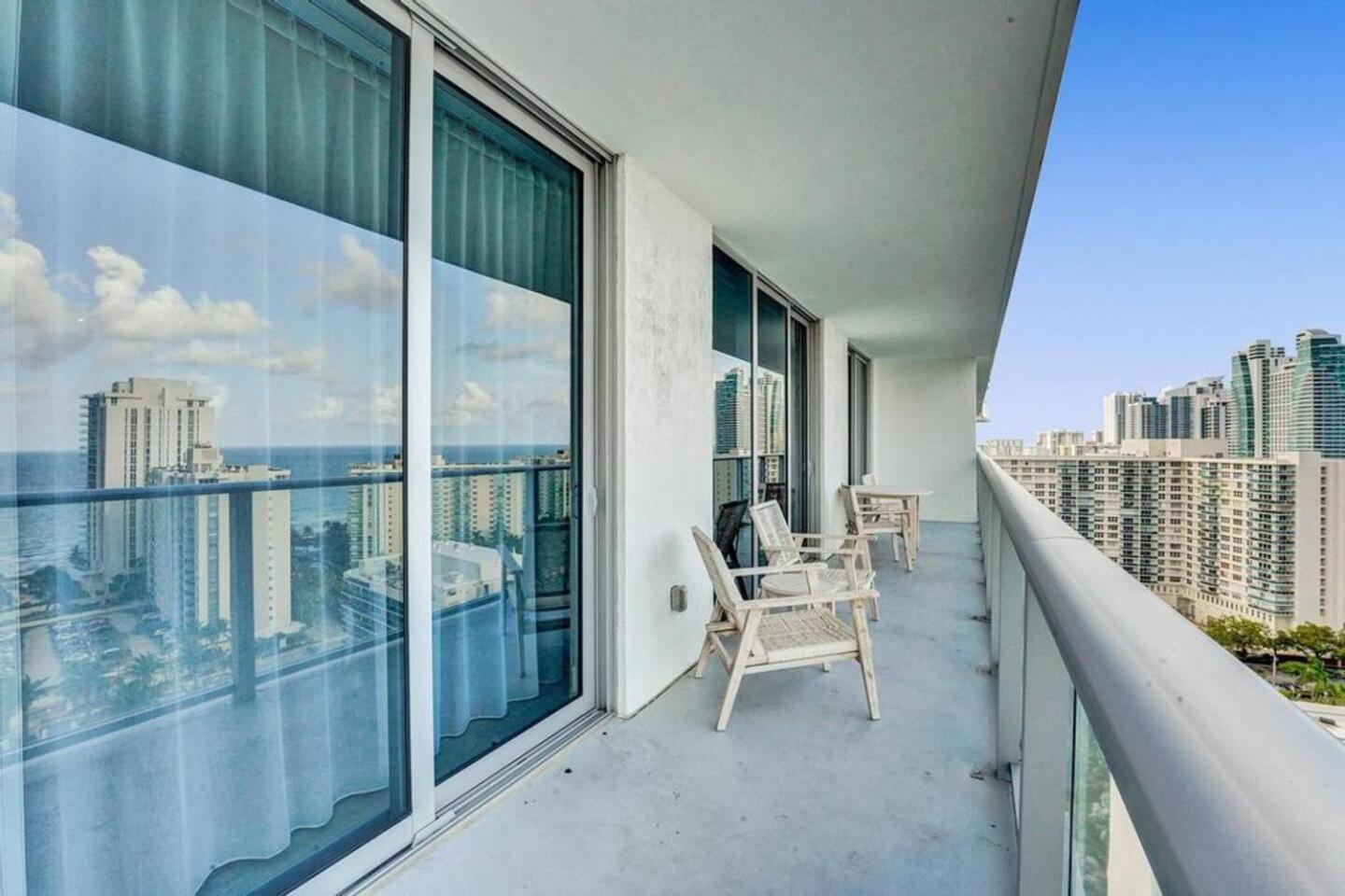 Amazing Apartments At H Beach House ฮอลลีวูด ภายนอก รูปภาพ