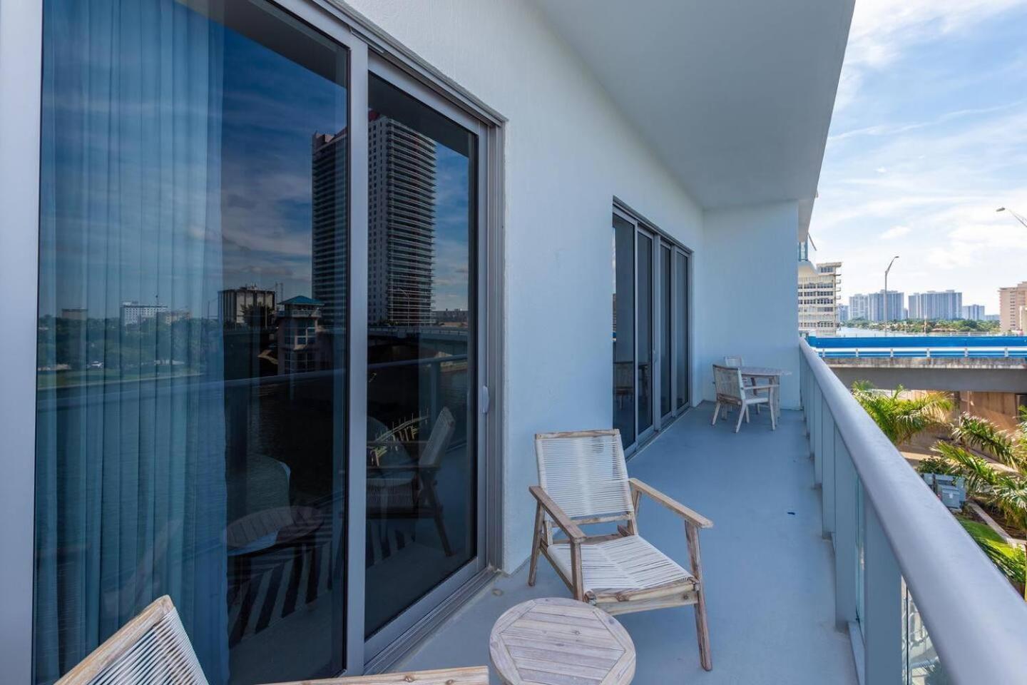 Amazing Apartments At H Beach House ฮอลลีวูด ภายนอก รูปภาพ