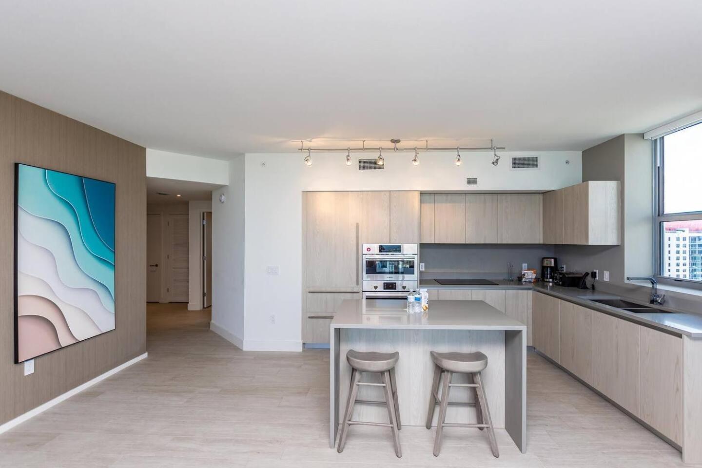 Amazing Apartments At H Beach House ฮอลลีวูด ภายนอก รูปภาพ