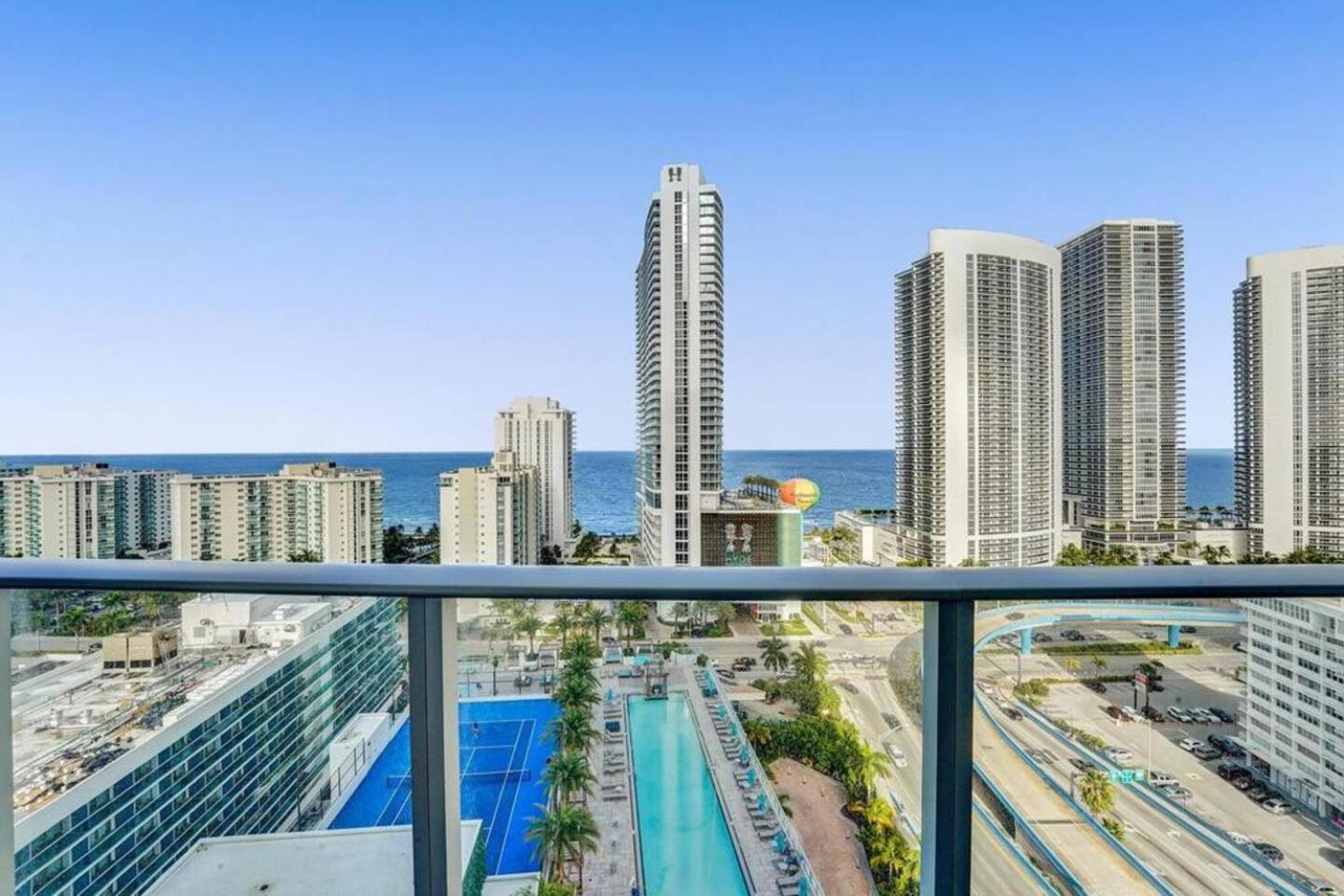 Amazing Apartments At H Beach House ฮอลลีวูด ภายนอก รูปภาพ